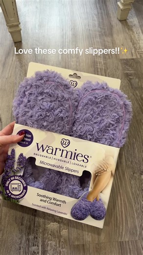 The perfect slippers for study days or just bc or relaxing. So soft and comforting! #fyp #nursingstudent #nursingschoolessentials #comfortable #nurselife