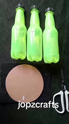 Crea un innovador portalápices con botellas recicladas