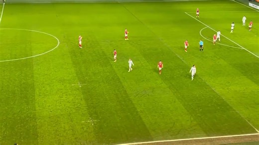 The moment Barry Bannan leaves the field for the final time as a Sheffield Wednesday play, 10 years of service what a legend 👏 | Football Home & Away