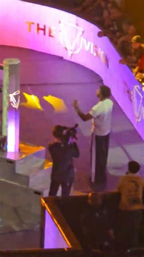 I Show Speed Acompañando The visión monday night raw 6 abril 2026