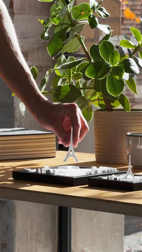 CITYFRAMES on Instagram: "miniCUBE & CUBE in action 📸 Travel the world in 3D and make your favorite city truly yours. Add an engraved plaque or a personal gift note to make every piece one of a kind. #3dcity #cityframes #traveltheworld"