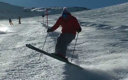 双板滑雪教程——豚跳转弯dolphin turn（小回转、蘑菇必练技能）