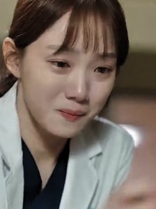 Academic rivals to lovers Kdrama: Dr. Romantic Season 2 (Ahn Hyo Seop & Lee Sung Kyung)