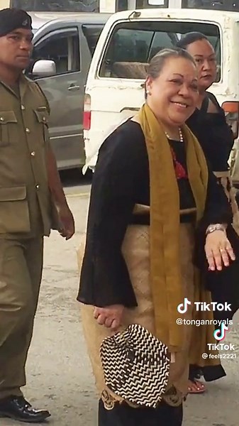 Our Queen . humble elegant beautiful Queen Nanasipau'u @Feels21