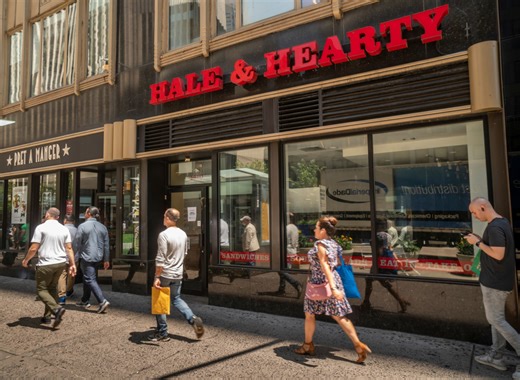 8 Restaurant Chain Bankruptcies That Shook the Industry in 2022