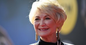 '80s Icon Dee Wallace Shares the Powerful Improvised Moment That Changed 'E.T.'