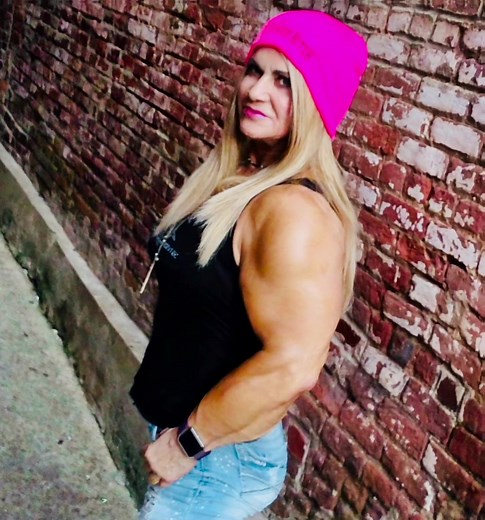 #DizziApp-AestheticVideoMaker #stronggirls #musclegirllove #musclegirllove #blondesdoitbetter #bicepsflex #elfitup #girlswithbiceps #sexylady😘💋