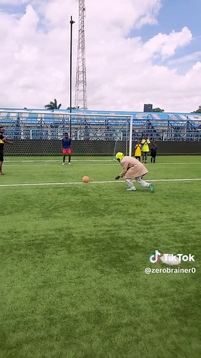 Hilarious Football Moments - Zero Brainer Comedy