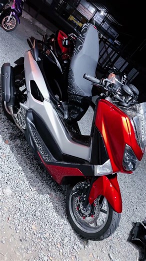 Nmax v1 silver candy red