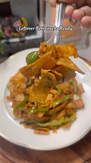 Leftover Roti Snack Recipe | Crispy & Tasty Evening Snack in 5 Minutes 😍#shorts