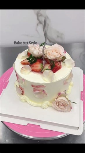 Cake decoration with artificial flowers #cake training #baking #cakeoftheday #cakedecorating #cakesofinstagram #cakedesign #trendingvideo #trendingnow | Bake Art Style