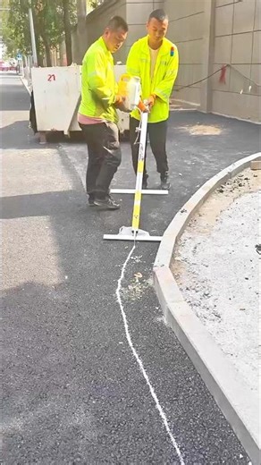 DIY Road Line Machine Tries Its Best.But the Curve Wins Good tools and machinery make work easy