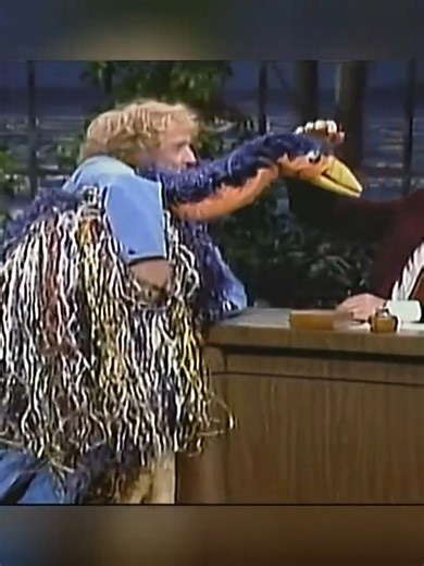 That Time an Emu Stole the Show from Johnny Carson 😆😂- #johnnycarson #thetonightshow #comedy #funny | Funny Talk Show 70s 80s