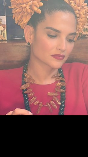 Un Mundo Raro 🥹❤️ No saben cuánto disfruto cantar esta hermosa canción 🥰 una obra maestra y parte del enorme legado que nos dejó el maestro José Alfredo Jiménez. Ya vieron el video oficial en YouTube?#unmundoraro #dejiménezajiménez #album #homenaje #mariachi #sinfonico #josealfredojimenez #musica #regional #regionalmexicano #tenampa #mexico #tradicion #historia #tequila #fiesta | Natalia Jimenez