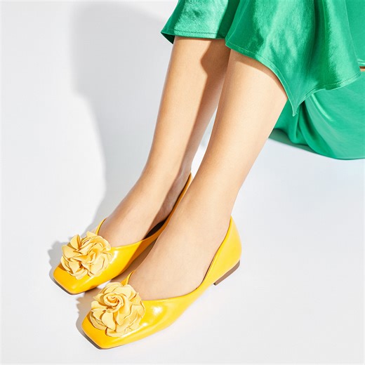 Watch ballet flats flower on Amazon Live