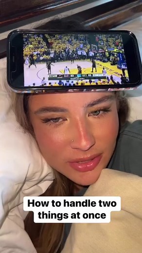 61K views · 151 reactions | How to handle two things at once 藍 | Jamie and Blake | Facebook