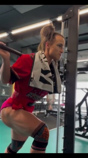 Leg and Glutes Workout #shorts #glutes #muscularbody #gym