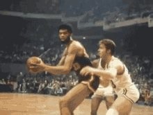 @LegionHoops Once he gets that Kareem hook going, it's lights out 👀