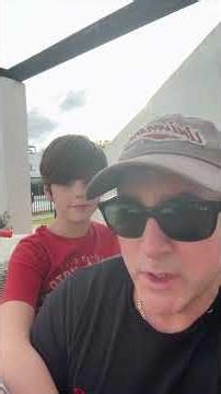 HOLIDAY MODE… BUT THE JOKE FROM WILLIAM DOESN’T TAKE A DAY OFF 😂✈️