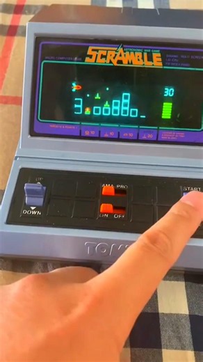 TELA DE NEON A VÁCUO! 🚀👾 SCRAMBLE LSI GAME!
