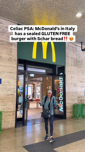 Did you know gluten free McDonald’s EXIST??? Or what’s a fast food chain you wish had celiac safe options?? I was not a huge McDonald’s person even pre celiac, but I had to give their gluten free burgers on @Official Schär US Page buns a try while in Italy! They’re warmed up right in the package to prevent cross contact, and you do have to order at the counter vs through the kiosk. I honestly had low expectations but was SHOCKED how good the burger was!! The Schar bun was super soft & didn’t fal