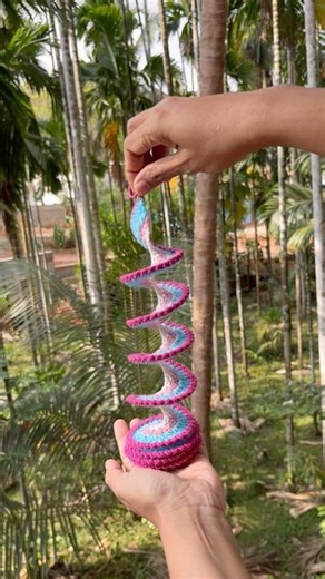 Beautiful crochet wind spinner #crochet