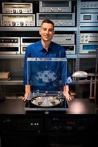 Buon I° Maggio da AUDIOCOSTRUZIONI! 🎉🎉 Oggi ho rimesso in moto il nostro Transcriptors Hydraulic Reference, davvero un giradischi iconico. Per rimanere sempre aggiornati sulle ultime novità visita il nostro sito web e iscriviti al nostro canale YouTube (https://www.youtube.com/user/sbisa64)! | Audiocostruzioni