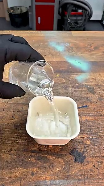 Dishwashing Liquid vs. Rust - Rust Remove