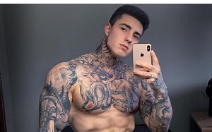 纹身小哥Jakipz谈自己拍摄onlyfans小视频的原因