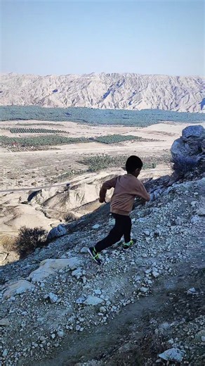 ‎دیارمهر | مردم | موسیقی | طبیعت‎ on Instagram‎: "این چه حسابیه خدا؟؟ لوکیشن: بر فراز کوهستان روستای فاریاب Video: @peyman__ashoori دی ماه ۱۴۰۴"‎