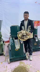 746K views · 5.6K reactions | Maximize your farm’s productivity with our feed pelletizer machine-energy-saving, durable, and designed for smooth, clog-free operation! Whatsapp: wa.me/+8615966681218 #feedpelletizermachine #animalfeedpelletmachine #feedpelletmachine #animalfeedpelletingmachine #feedpelletmills #feedpelletizer | Pellet Machine China | Facebook