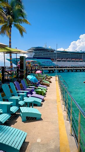 Set sail from Tampa Bay aboard the Margaritaville at Sea Islander! The Islander is a floating tropical resort featuring 3 pools, 12 restaurants, 13 bars, a full casino, nightly shows, a two-story night club, and so much more! Islander departs from Port Tampa Bay and offers 4 to 10 night cruises to Key West, Mexico, the Western Caribbean, and beyond! Next time you’re looking for the ultimate escape to paradise, check out Margaritaville at Sea and get on Islander time! 😎🏝️🚢 • • • • • #margarita