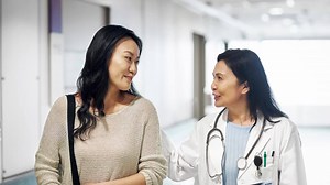 Learn about lung cancer screenings, such as low-dose CT, from two Gibbs Cancer Center experts: thoracic navigator Lynn Cole, OCN, and lung cancer screening coordinator Tara Morris. | Gibbs Cancer Center & Research Institute