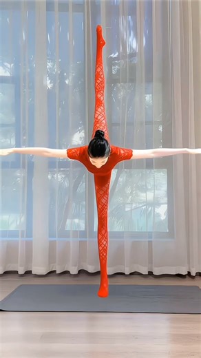 Chinese Yoga Girls Flexibility Training | Relaxing Stretch Routine