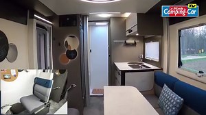 Ce camping-car est la toute dernière nouveauté du constructeur français Chausson. Un gabarit proche de celui des fourgons aménagés, mais un aménagement intérieur typique d'un camping-car. ▶️ Pour en savoir plus, consultez notre article : https://www.lemondeducampingcar.fr/actualite/camping-car/video-entre-van-et-camping-car-le-chausson-combo-x-550-sur-les-routes-et-dans-les-villages-dardeche/190912 | Le Monde du Camping-Car