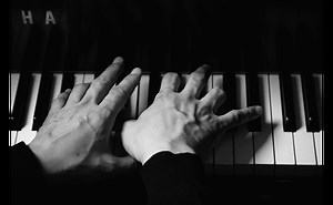 坂本龍一の名盤『BTTB』が最新リマスターで甦る！ | moraトピックス