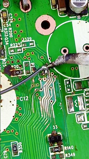How to Repair a Damaged Via (Through Hole) on a PCB #tips tricks #fixing #repair #PCB #doublelayer