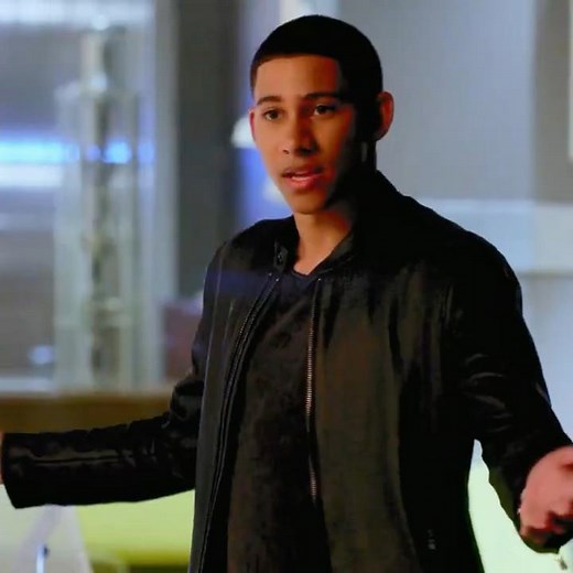 You're Kid Flash 😂 #theflash #barryallen #wallywest #shorts