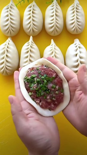 How to fold a dumpling 🥟? | The Idea King
