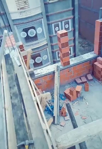 Exploring a Chaotic Construction Site
