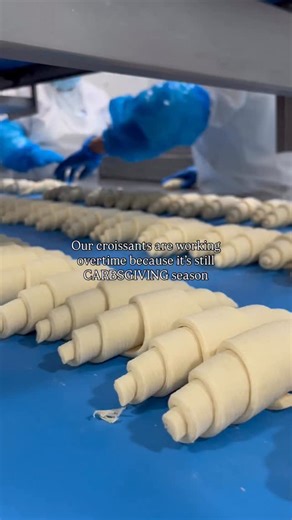 Now’s the best time of the year to try Wildgrain! Get $40 off your Wildgrain box with the code CARBSGIVING40 🍞 As always, you get FREE croissants with every box! #mywildgrain #wildgrainbox #sourdough #sourdoughbread #croissants | Wildgrain