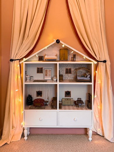 ✨MOUSE HOUSE REVEAL✨Just in time to decorate it for Christmas 🥹🎄 decided to build this little mouse after after buying the kids these little mice. We had a huge Barbie dream house in here that the girls were out growing and I wanted to make something that worked better for Auggie that he could also play together with the girls and this was PERFECT ♥️♥️♥️ #mousehouse #dollhouse | Cass Makes Home