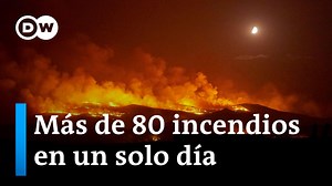 Grecia hace frente a más de un centenar de incendios El país detectó en un solo día 80 incendios, mientras los cuerpos de bomberos luchan contra las llamas especialmente en las islas de Rodas, Corfú y Eubea, así como en la región de Tesalia. Cerca de la ciudad de Volos, las llamas alcanzaron un almacén de municiones en una base de la fuerza aérea. | DW Español