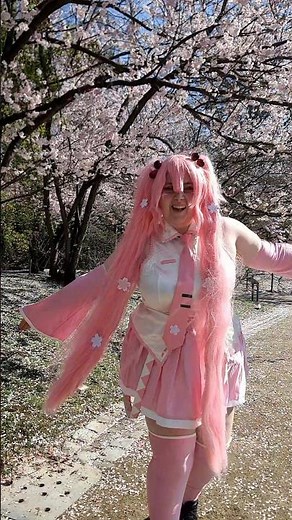 She's back ✨ Sakura Miku cosplay 🌸