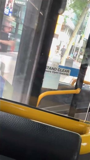 Transdev John Holland 3047 Doors Closing #shorts