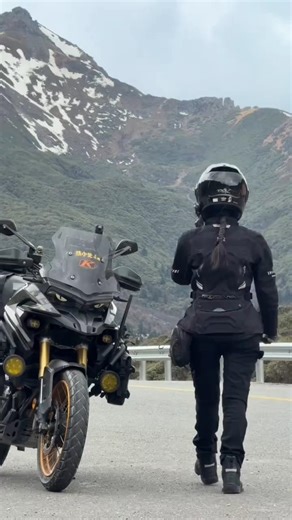 Girl Riding the Voge 625DSX Advanture Touring Motercycle 🥰⚡#r1250gsa #voge625dsx #bikelife #bmwgs