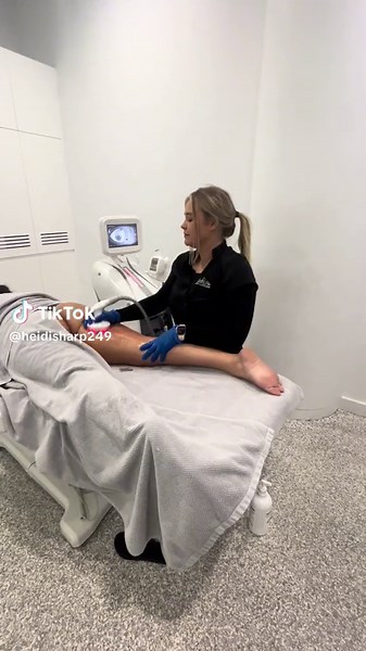 When they ask if we treat cellulite? No i dont think you understand.🦵 #fyp #foryourpage #cellulitereduction #cellulitetreatment