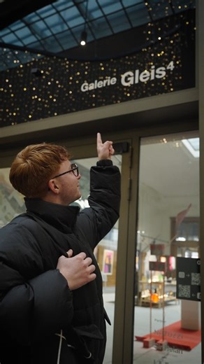 Wir zeigen dir einen Geheimspot am Bahnhof Basel! Kanntest du die Galerie Gleis 4 bereits? 🖼️ | Bahnhof Basel SBB