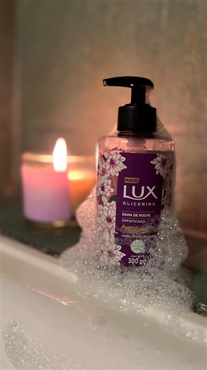 Sile | Lifestyle & Maternidad✨ on Instagram: "Desde que entendí que no todo tiene que ser especial para sentirse especial, empecé a romantizar lo simple✨ . Un baño🛁, una bata, el perfume del jabón llenando el ambiente… y listo💜 La fragancia exótica de @lux.arg Dama de Noche tiene presencia, de esas que se sienten incluso después de salir del baño . La piel queda suave, humectada, y vos te quedás con esa sensación de ‘me cuidé un ratito’🧖🏽‍♀️ . No es solo bañarse, es convertir un momento comú