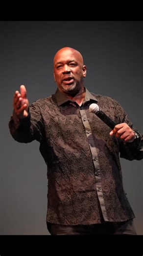 comedian Teddy Carpenter on Instagram: "Back to $40 and white folk need snap to! #standup #standupcomedy #funny #stage #comedyreels #Comedy"